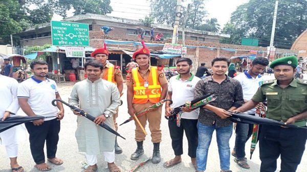 মেহেরপুরে জেলা ছাত্র শিবিরের উদ্দ্যোগে ছাতা বিতরণ