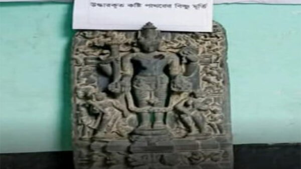 দেবীগঞ্জে দেড় কোটি টাকা মূল্যের কষ্টি পাথরের মূর্তিসহ একজন আটক