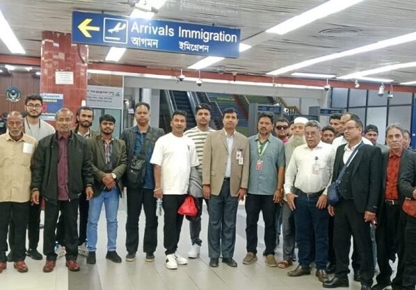 ইরান থেকে দেশে ফিরেছেন আরও ৩০ বাংলাদেশি
