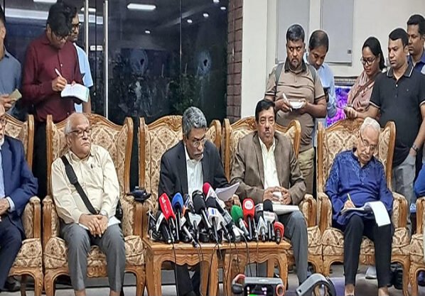 দুদককে রাজনৈতিক প্রভাবমুক্ত করার বিষয়ে ঐকমত্য হয়েছে: আলী রীয়াজ