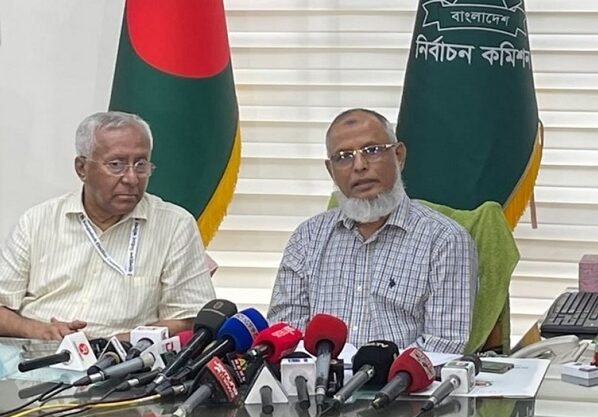 ৩৯টি সংসদীয় আসনে আসছে পরিবর্তন: ইসি