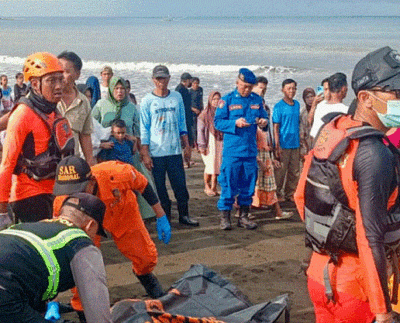 বালিতে ফেরি ডুবে মৃত ৬, খোঁজ মেলেনি ৩০ জনের