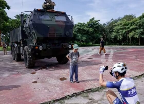 মার্কিন হিমার্স রকেট সিস্টেম নিয়ে তাইওয়ানের যুদ্ধের মহড়া