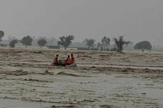 পাকিস্তানে বর্ষায় ২৪ ঘণ্টায় ৬৩ জনের মৃত্যু