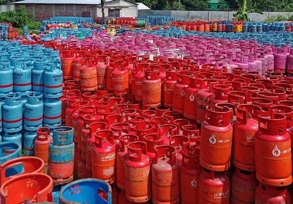 এলপি গ্যাসের দাম কমল