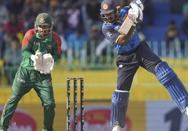 শ্রীলংকাকে ২৪৪ রানে গুঁড়িয়ে জয়ের স্বপ্ন দেখছে বাংলাদেশ