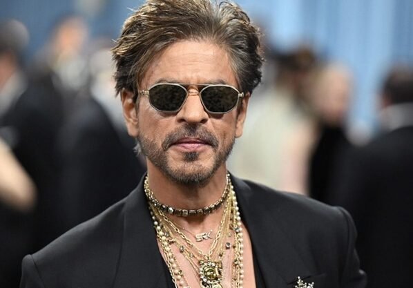 শুটিংয়ে আহত শাহরুখ, মুম্বাই থেকে যুক্তরাষ্ট্রে উড়াল!