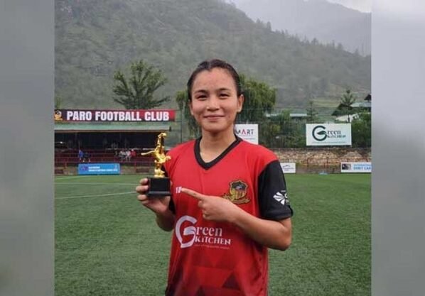 ভুটানে দলকে জিতিয়ে টানা দ্বিতীয়বার ম্যাচসেরা ঋতুপর্ণা