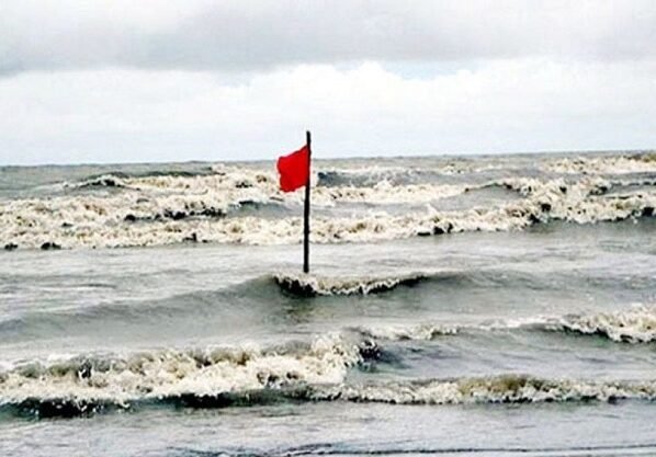 ভারি বৃষ্টির শঙ্কা, সমুদ্রবন্দরে ৩ নম্বর সতর্কতা