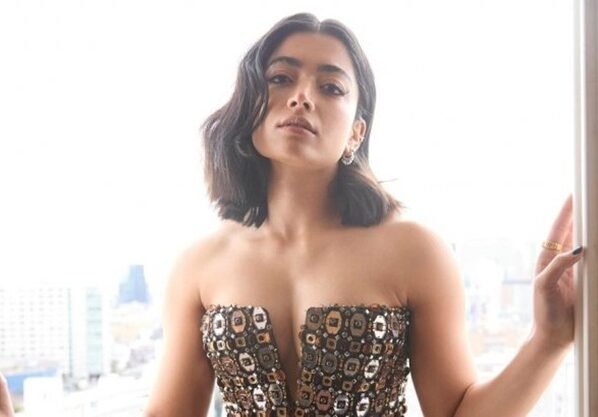 ডেট করার আগ্রহ প্রকাশ করায় বিপাকে রাশমিকা!