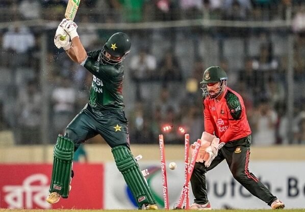বাংলাদেশের কাছে হেরে বড় দুঃসংবাদ পেল পাকিস্তান