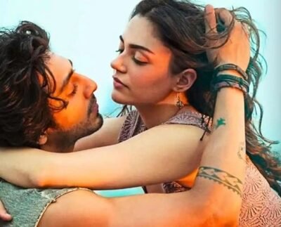 নতুন জুটিতে বলিউড মাত, ‘সাইয়ারা’ ভাঙছে একের পর এক রেকর্ড