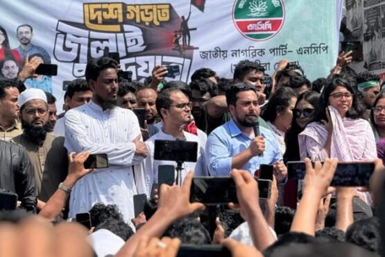 একটি দল চাঁদাবাজ-সন্ত্রাস টিকিয়ে রেখে দেশকে শোষণ করতে চায়