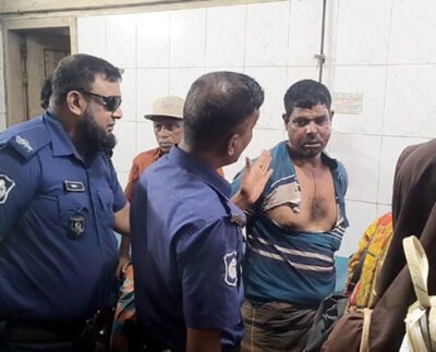 শিশু শিক্ষার্থীকে কুপ্রস্তাব দেওয়ার অভিযোগে ভ্যানচালককে গণধোলাই দিয়ে পুলিশে সোর্পদ