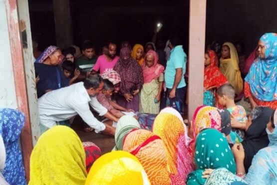 গাংনীতে বিদ্যুতায়িত হয়ে স্বামী স্ত্রীর মৃত্যু
