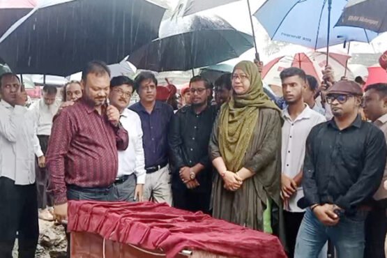মেহেরপুরে জুলাই শহীদ স্মৃতিস্তম্ভের নির্মাণ কাজের উদ্বোধন