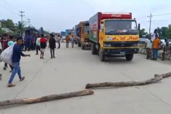 সিএনজি ধর্মঘটে অচল ব্রাহ্মণবাড়িয়া-সড়ক অবরোধে জনভোগান্তি চরমে