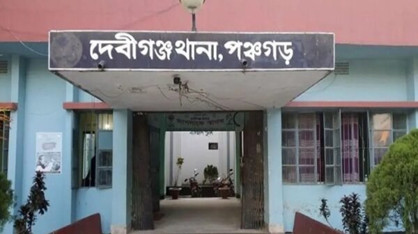 দেবীগঞ্জে স্ত্রীকে নির্যাতনে জন্য স্বামীর বিরুদ্ধে থানায় অভিযোগ