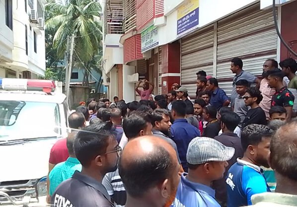 মেহেরপুরে লাইফ কেয়ার ডি ল‍্যাব এন্ড হাসপাতালে রোগীর মৃত্যুর অভিযোগ