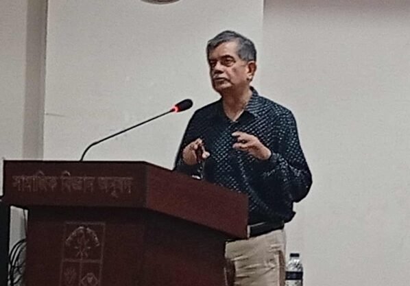 চাইলেই অন্তর্বর্তী সরকারের পক্ষে শিক্ষা কমিশন গঠন করা সম্ভব নয়