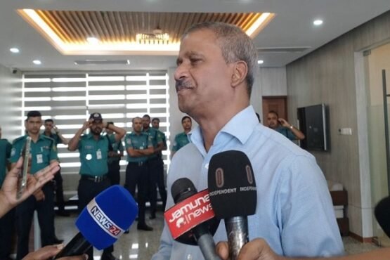 ফেব্রুয়ারিতেই নির্বাচন, পেছানোর কোনো সুযোগ নেই: আসিফ নজরুল