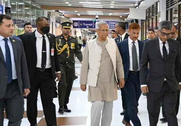 মালয়েশিয়ার উদ্দেশে ঢাকা ছাড়লেন প্রধান উপদেষ্টা