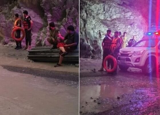 পাকিস্তানে আকস্মিক বন্যা ও ভূমিধসে ২৫ জনের মৃত্যু