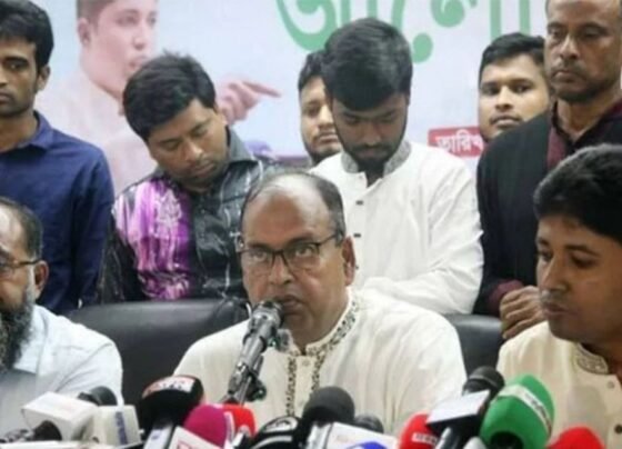 ভরাডুবির ভয়ে কিছু খুচরা পার্টি নির্বাচন চায় না: দুদু