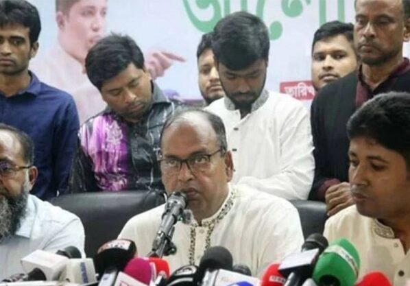 ভরাডুবির ভয়ে কিছু খুচরা পার্টি নির্বাচন চায় না: দুদু