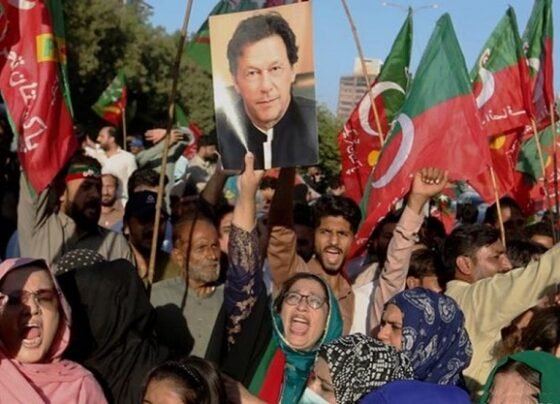 ইমরান খানের মুক্তির দাবিতে আজও পাকিস্তানে বিক্ষোভ