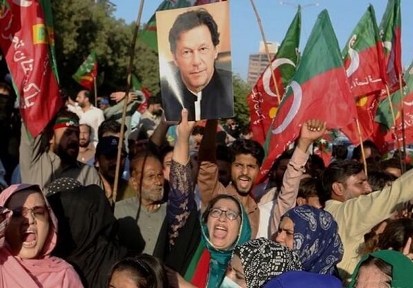 ইমরান খানের মুক্তির দাবিতে আজও পাকিস্তানে বিক্ষোভ