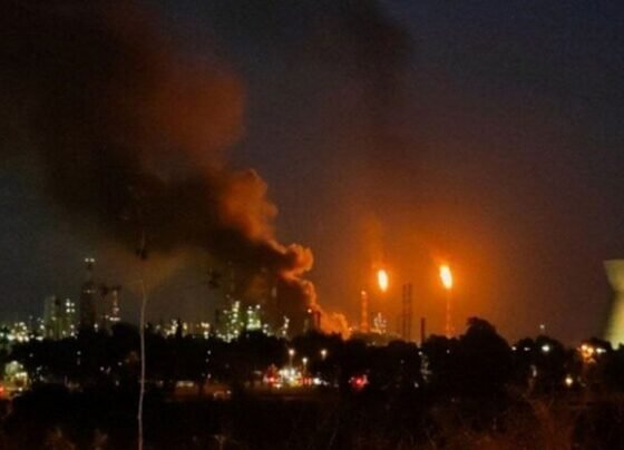 ইসরাইলের তেল শোধনাগারে ইরানি ক্ষেপণাস্ত্র হামলায় নিহত ৩