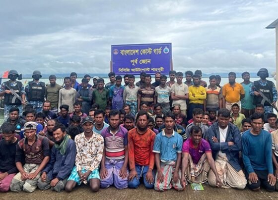 মিয়ানমার জলসীমায় ঢুকে পড়া ১২২ মাঝিমাল্লা আটক