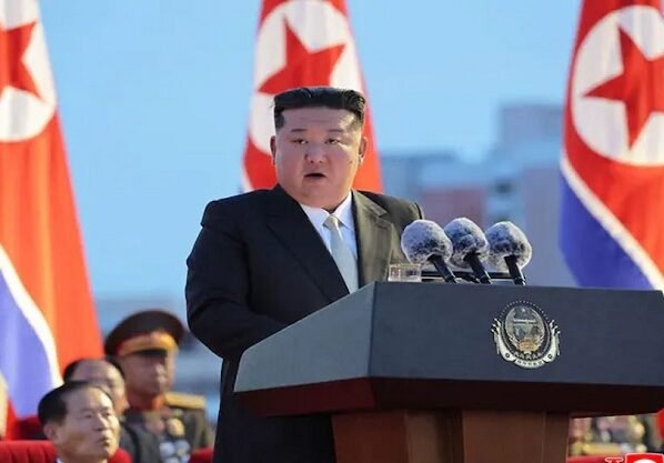 পারমাণবিক অস্ত্রের মজুত বাড়ানোর ঘোষণা কিমের