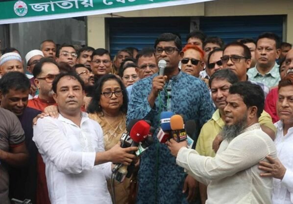 সরকার মবের শাসন প্রতিষ্ঠা করেছে: শামীম হায়দার