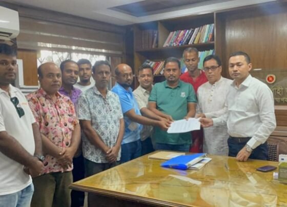 আখাউড়ায় দুই সাংবাদিকের বিরুদ্ধে মামলা, স্বরাষ্ট্র ও তথ্য উপদেষ্টা বরাবরে স্মারকলিপি প্রদান