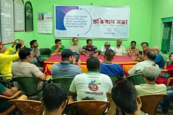 সাংবাদিকের সাথে অ্যাড. বিশুর অশোভন আচরণ : ৭২ ঘন্টার আল্টিমেটাম গণমাধ্যমকর্মীদের