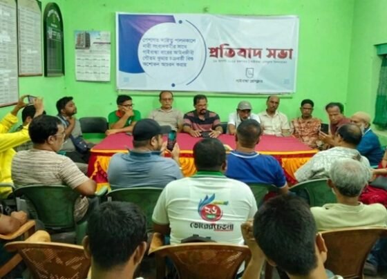 সাংবাদিকের সাথে অ্যাড. বিশুর অশোভন আচরণ : ৭২ ঘন্টার আল্টিমেটাম গণমাধ্যমকর্মীদের