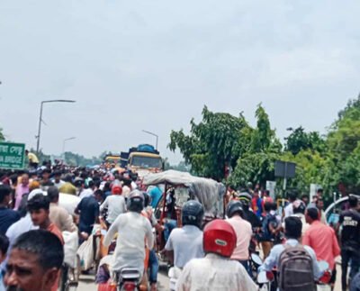 পঞ্চগড়ে খুনিদের গ্রেফতারের দাবিতে রাস্তা অবরোধ, শিক্ষার্থীদের আল্টিমেটাম