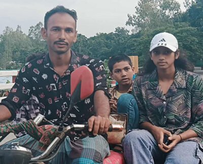 ভ্যানচালকের মেয়ে সোনালী এখন জাতীয় নারী ফুটবল দলের গোলরক্ষক