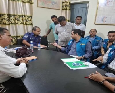 পঞ্চগড় দুদকের অভিযানে সেটেলমেন্ট অফিস থেকে চার দালাল আটক