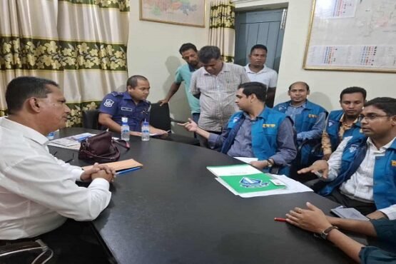 পঞ্চগড় দুদকের অভিযানে সেটেলমেন্ট অফিস থেকে চার দালাল আটক