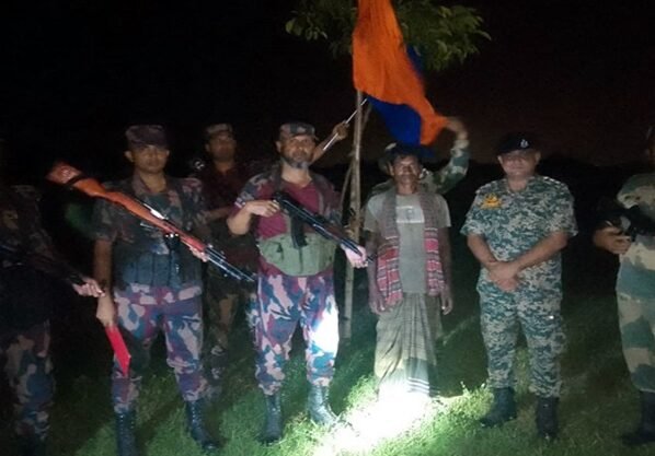 মেহেরপুর সীমান্তে আটক বাংলাদেশীকে ফেরত দিল বিএসএফ