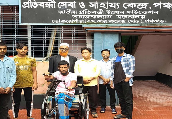 আমি এখন স্বাধীন ভাবে চলাফেরা করতে পারবো, ট্রাই সাইকেল পেয়ে বললেন নুর ইসলাম