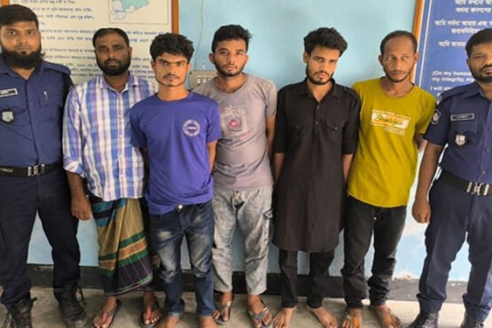 গাংনীতে বোমা ফাটিয়ে ডাকাতির ঘটনায় ৫ জন আটক