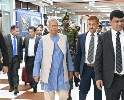 নিউইয়র্কের উদ্দেশে ঢাকা ত্যাগ করেছেন প্রধান উপদেষ্টা