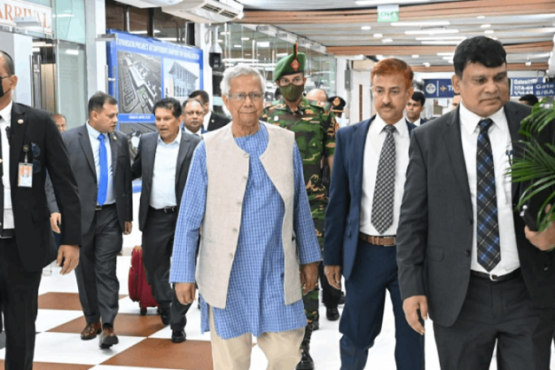 নিউইয়র্কের উদ্দেশে ঢাকা ত্যাগ করেছেন প্রধান উপদেষ্টা