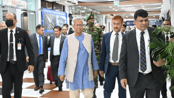 নিউইয়র্কের উদ্দেশে ঢাকা ত্যাগ করেছেন প্রধান উপদেষ্টা