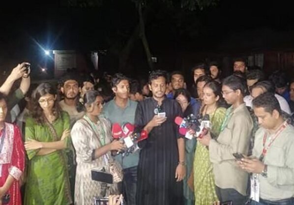 জাকসুর ভোট বর্জন করে পুনর্নিবাচনের দাবি ৪ প্যানেলের