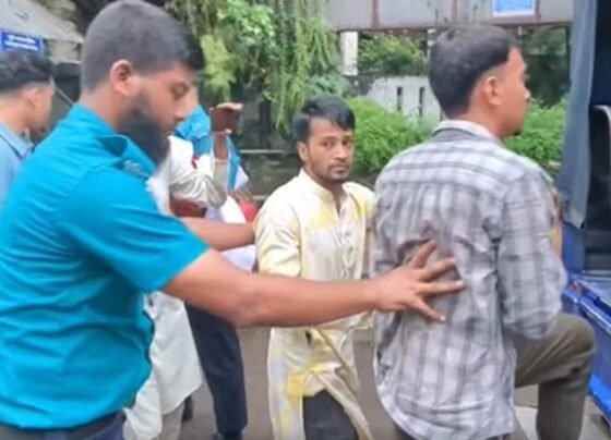 বাংলামোটরে আ. লীগের মিছিল, আটক ৬